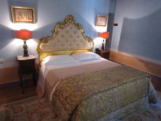 Locanda Pietrasantese B&B Пьетразанта Экстерьер фото